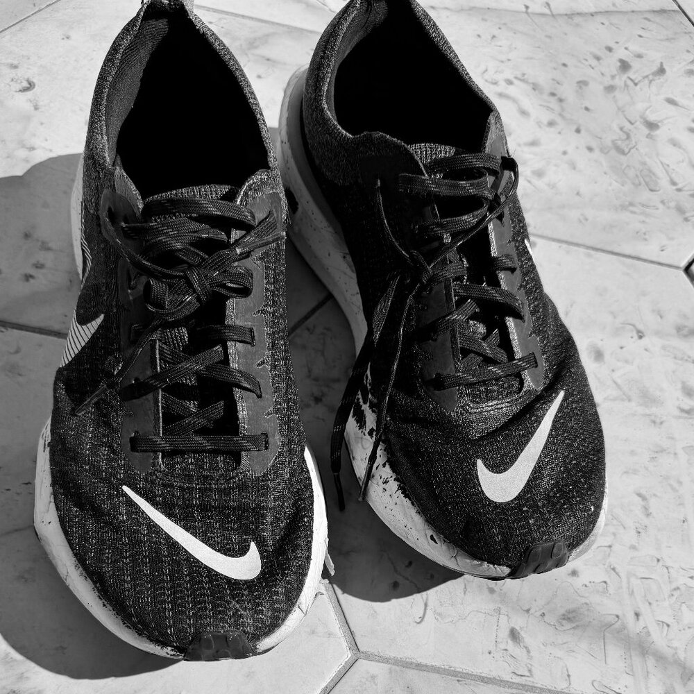 Nike Invincible Run 3 ZoomX – Men’s Size 11.5 – Black/White – Water Resistant